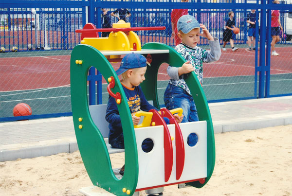 Детская площадка, оборудованная ООО УК «Родник»