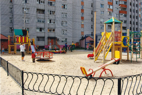 Детская площадка, оборудованная ООО УК «Родник»